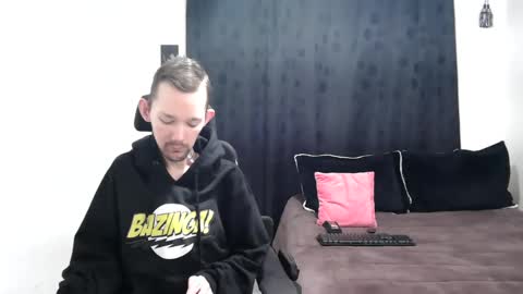 Snapshot of frenchroulette chatting on 02/16/25, 11:49 Thomas y Sophia online show from 02/16/25, 11:49