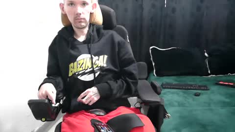 Snapshot of frenchroulette chatting on 03/06/25, 01:46 Thomas y Sophia online show from 03/06/25, 01:46