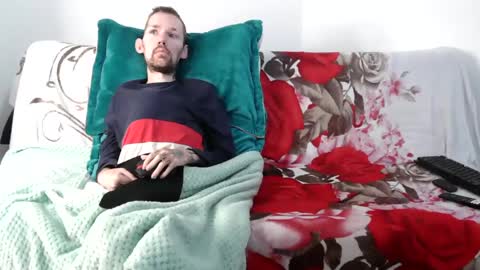 Snapshot of frenchroulette chatting on 10/10/25, 10:36 Thomas y Sophia online show from 10/10/25, 10:36