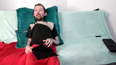 Snapshot of frenchroulette chatting on 11/08/25, 10:52 Thomas y Sophia online show from 11/08/25, 10:52