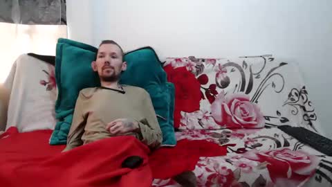 Snapshot of frenchroulette chatting on 03/12/26, 09:21 Thomas y Sophia online show from 03/12/26, 09:21