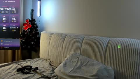 Snapshot of fresh_b1ood chatting on 12/22/24, 08:47 Alex or Andrzej online show from 12/22/24, 08:47