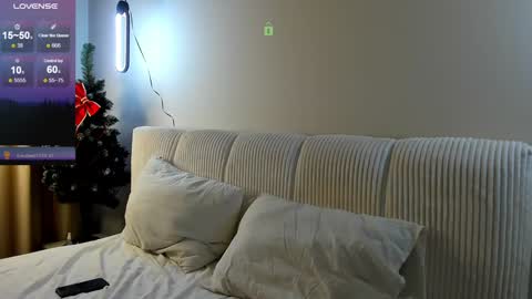 Snapshot of fresh_b1ood chatting on 01/05/25, 08:31 Alex or Andrzej online show from 01/05/25, 08:31