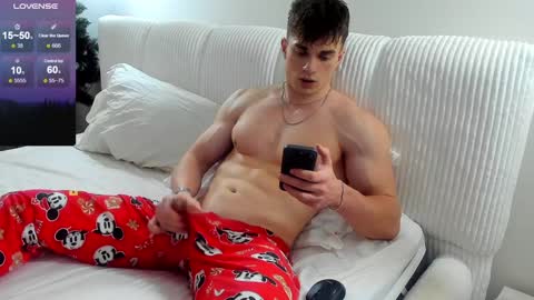 Snapshot of fresh_b1ood chatting on 01/12/25, 05:54 Alex or Andrzej online show from 01/12/25, 05:54