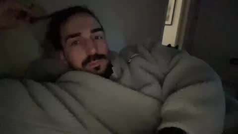 Snapshot of freshitalianguy chatting on 11/10/25, 04:39 ITALIANGUY online show from 11/10/25, 04:39