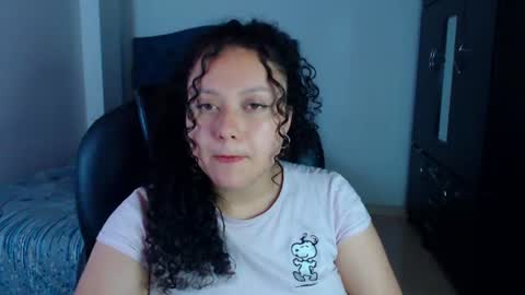 Snapshot of freud_x_louise1 chatting on 07/23/26, 01:58 Louise online show from 07/23/26, 01:58