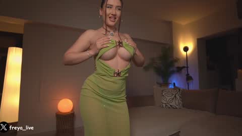 Freya online show from 03/07/25, 07:05