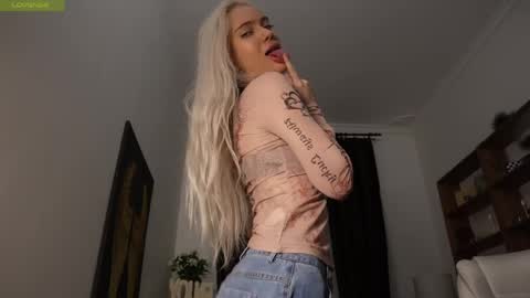 Freya online show from 04/23/26, 07:05