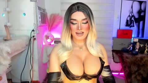 Snapshot of freya_lovestocum chatting on 09/10/25, 02:33 Miss Frea  online show from 09/10/25, 02:33