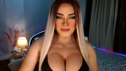 Snapshot of freya_lovestocum chatting on 11/04/25, 12:54 Miss Frea online show from 11/04/25, 12:54