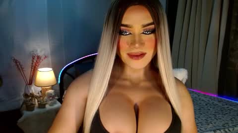 Snapshot of freya_lovestocum chatting on 11/10/25, 06:07 Miss Frea online show from 11/10/25, 06:07