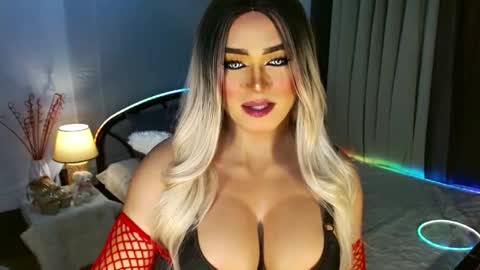 Snapshot of freya_lovestocum chatting on 12/17/25, 07:42 Miss Frea online show from 12/17/25, 07:42