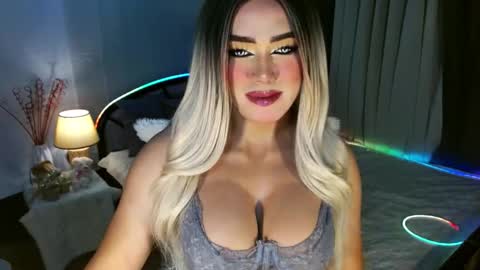Snapshot of freya_lovestocum chatting on 12/19/25, 11:28 Miss Frea online show from 12/19/25, 11:28