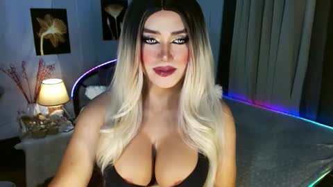 Snapshot of freya_lovestocum chatting on 02/04/26, 01:00 Miss Frea online show from 02/04/26, 01:00