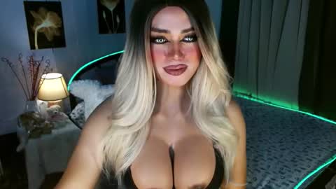 Snapshot of freya_lovestocum chatting on 03/12/26, 02:12 Miss Frea online show from 03/12/26, 02:12