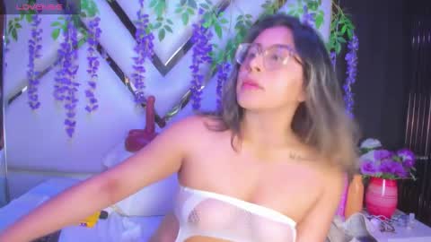 Snapshot of freya_miller_ chatting on 05/06/26, 03:57 Freya online show from 05/06/26, 03:57