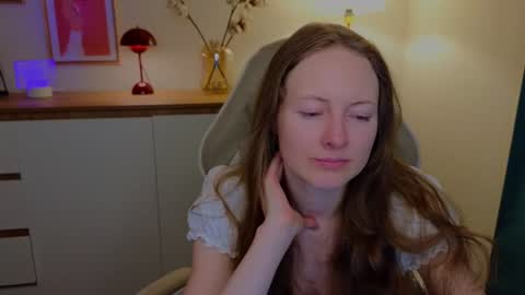 Snapshot of freya_nilsson chatting on 12/08/24, 03:45 Freya online show from 12/08/24, 03:45