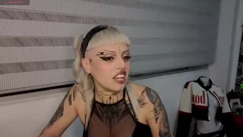Snapshot of freyaa_sorceress chatting on 07/21/26, 02:47 freyaa_sorceress online show from 07/21/26, 02:47