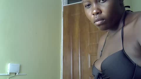 Snapshot of freyah_arie chatting on 02/21/26, 02:29 sly online show from 02/21/26, 02:29