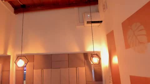  ALIS AND ALEX  online show from 04/22/26, 09:27