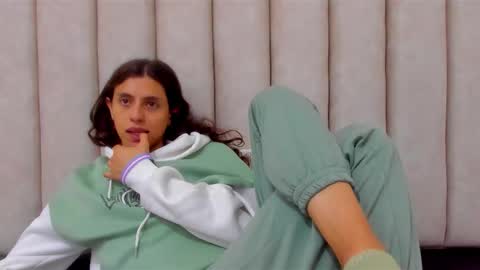 FREYA online show from 12/05/25, 02:36