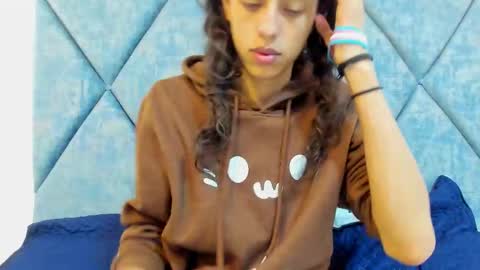 Snapshot of freyamoller_ chatting on 01/15/26, 02:32 FreyaMoller online show from 01/15/26, 02:32