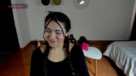 Snapshot of freyarouge chatting on 04/25/26, 02:36 freyarouge online show from 04/25/26, 02:36