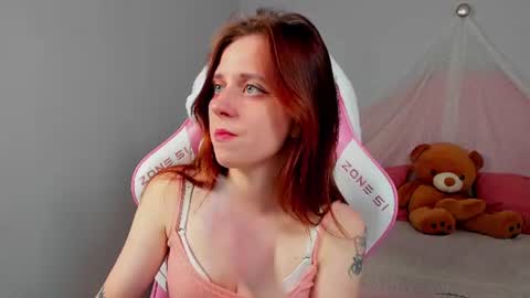 Snapshot of freyaveys chatting on 07/17/26, 05:14 FreyaVeys online show from 07/17/26, 05:14