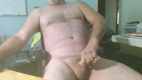Snapshot of frfun1962 chatting on 10/22/25, 01:55 frfun1962 online show from 10/22/25, 01:55