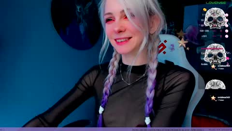 Snapshot of frida_fortune chatting on 02/02/25, 01:45 Frida A boost to fortune for the one who gives a thumbs up and a bonus lucky for those who support me by joining the fanclub online show from 02/02/25, 01:45