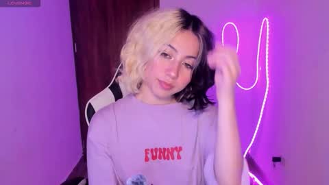 Snapshot of frida_lassi_ chatting on 11/26/25, 11:17 frida_lassi_ online show from 11/26/25, 11:17