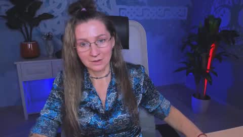 Snapshot of fridatander chatting on 12/20/24, 03:21 Frida Tander online show from 12/20/24, 03:21