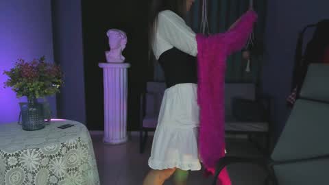 Snapshot of fridatander chatting on 01/08/25, 03:17 Frida Tander online show from 01/08/25, 03:17