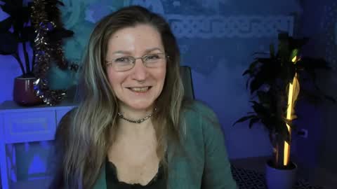 Snapshot of fridatander chatting on 01/15/25, 09:02 Frida Tander online show from 01/15/25, 09:02