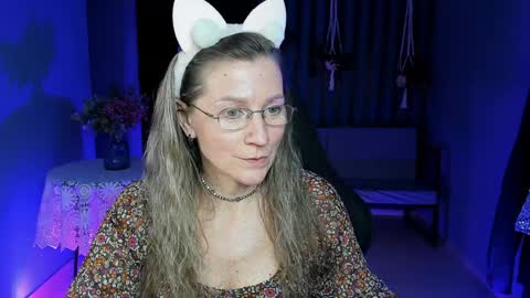 Snapshot of fridatander chatting on 01/17/25, 03:11 Frida Tander online show from 01/17/25, 03:11