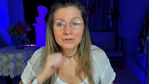 Snapshot of fridatander chatting on 01/20/25, 03:07 Frida Tander online show from 01/20/25, 03:07