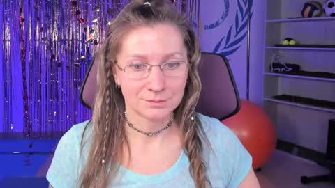 Snapshot of fridatander chatting on 02/24/25, 06:26 Frida Tander online show from 02/24/25, 06:26