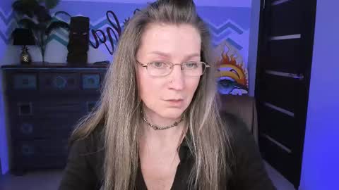 Snapshot of fridatander chatting on 03/08/25, 01:03 Frida Tander online show from 03/08/25, 01:03