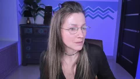 Snapshot of fridatander chatting on 03/09/25, 08:31 Frida Tander online show from 03/09/25, 08:31