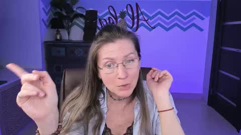 Snapshot of fridatander chatting on 03/10/25, 06:23 Frida Tander online show from 03/10/25, 06:23