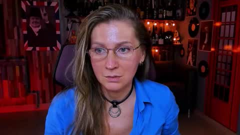 Snapshot of fridatander chatting on 09/15/25, 01:11 Frida Tander online show from 09/15/25, 01:11