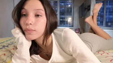 Snapshot of friend_foryou chatting on 02/20/25, 03:30 Lina online show from 02/20/25, 03:30