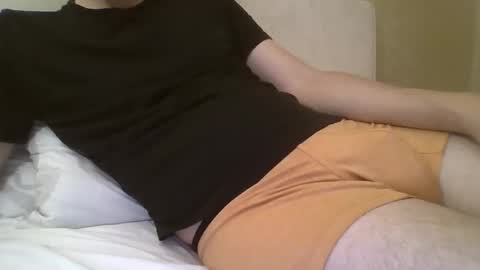 friendly_frank_18 online show from 10/19/25, 05:02