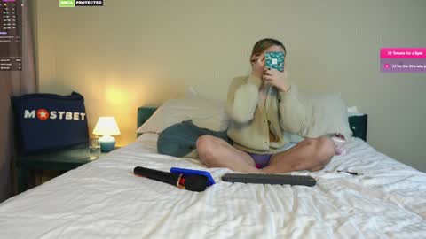 Snapshot of friendsurdreams chatting on 12/21/24, 09:04 friendsurdreams online show from 12/21/24, 09:04