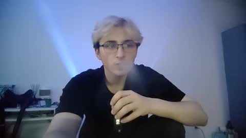 Snapshot of frill1 chatting on 03/01/26, 12:18 frill1 online show from 03/01/26, 12:18