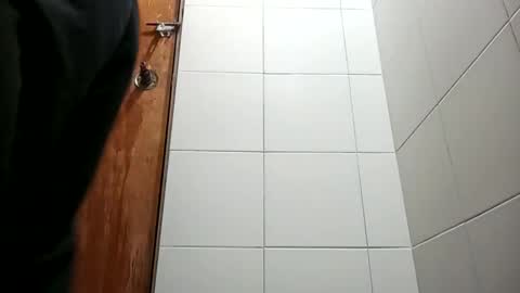 Snapshot of friqui_sex chatting on 11/15/25, 01:36 friqui_sex online show from 11/15/25, 01:36