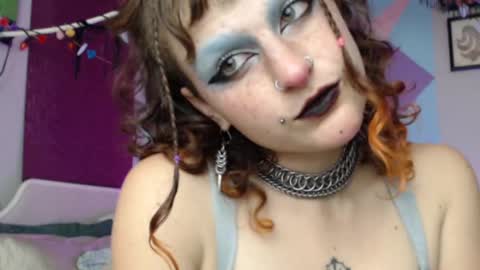 Snapshot of friskyflowers chatting on 10/21/25, 01:17 cherry online show from 10/21/25, 01:17