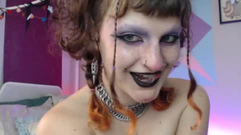 Snapshot of friskyflowers chatting on 10/26/25, 06:25 cherry online show from 10/26/25, 06:25