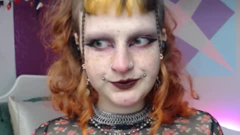 Snapshot of friskyflowers chatting on 11/16/25, 06:46 cherry online show from 11/16/25, 06:46