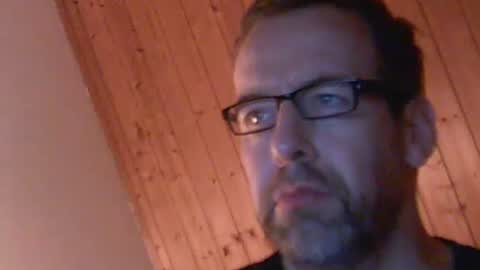 fromgermanywithlove1 online show from 10/14/25, 02:23